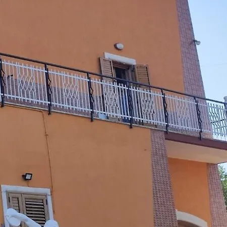 Tra Gli Ulivi Apartment *